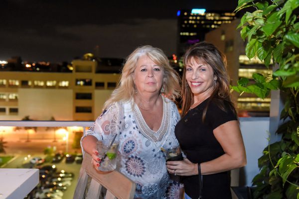 corporate-pictures-photography-rooftop-fort_lauderdale11434DFAF79-6C97-2FE0-7C2C-F5B2C776D856.jpg